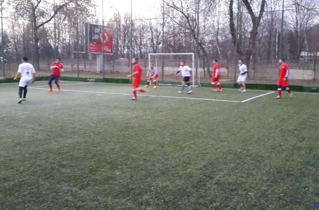 Competitie-amicala-de-fotbal-intre-parinti-2-1024x675 Competiție amicală de fotbal între părinți