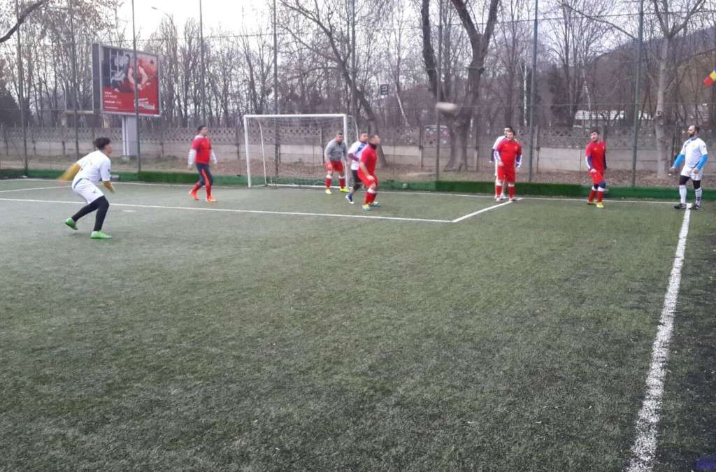 Competitie-amicala-de-fotbal-intre-parinti-3-1024x675 Competiție amicală de fotbal între părinți