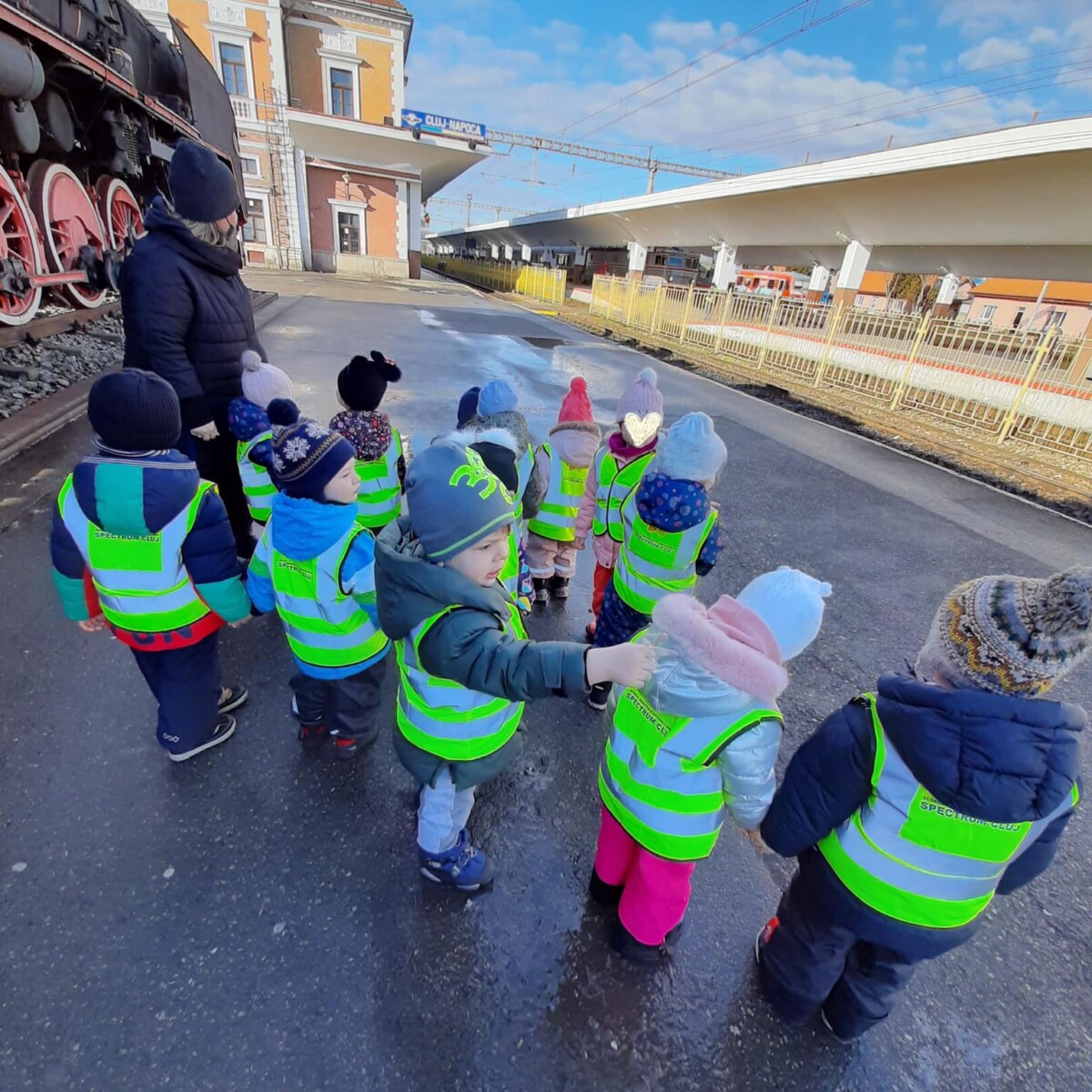 274340113_497393618705041_8838352362455297753_n-1-1200x1200 Vizită și multă bucurie