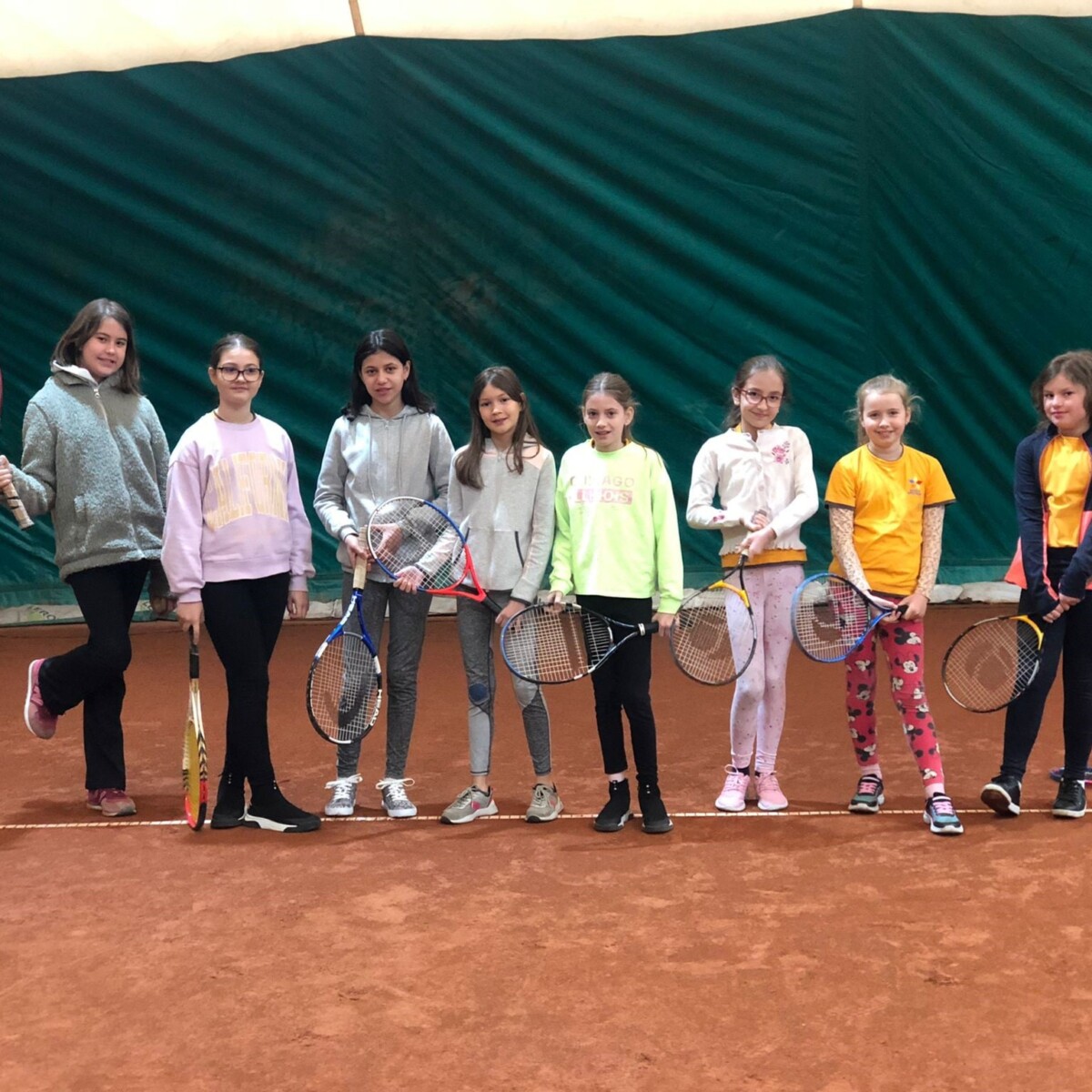 277750701_5146453242066863_4378410605051266286_n-1200x1200 Tenis la Școala Spectrum