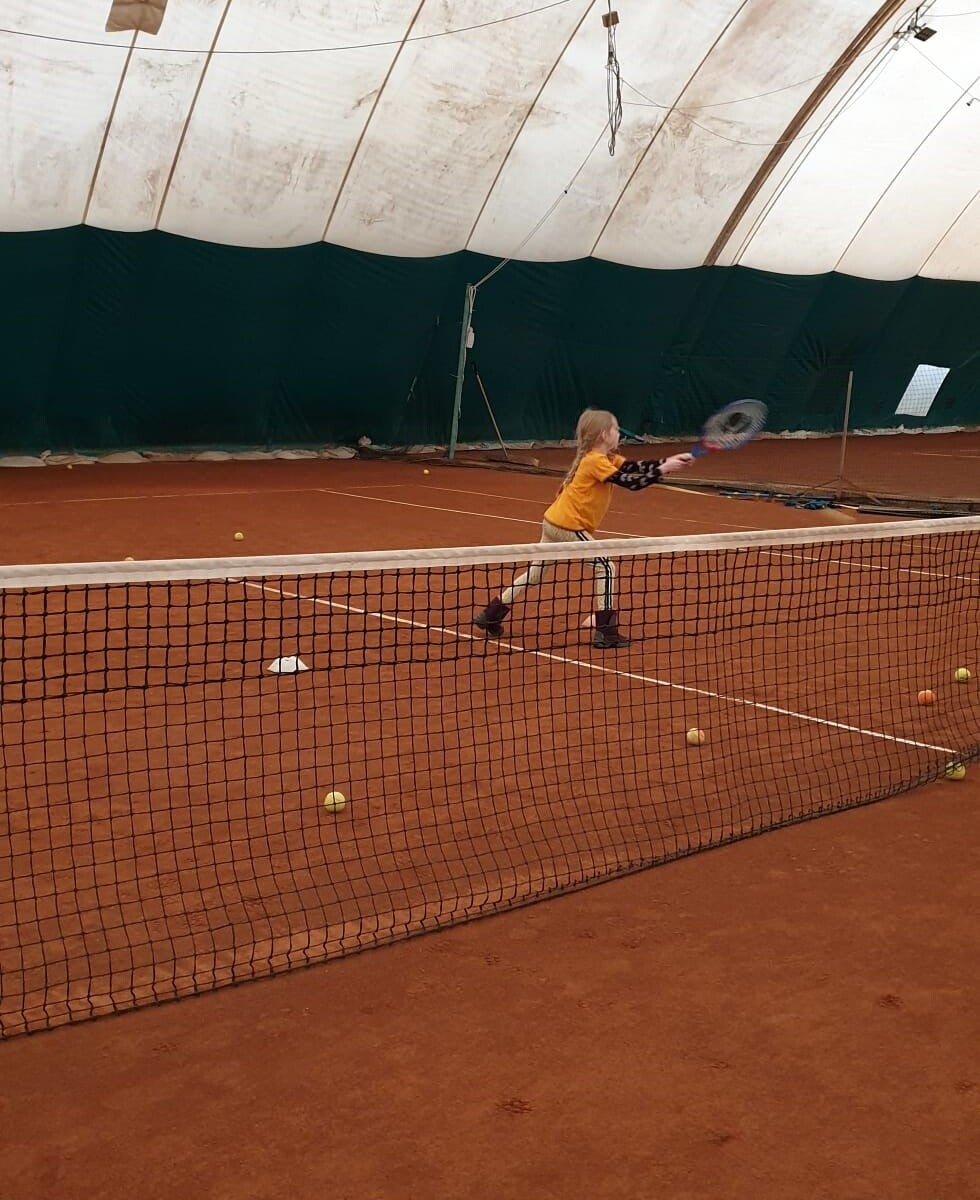 277774467_5146452905400230_8281653599334440826_n-980x1200 Tenis la Școala Spectrum