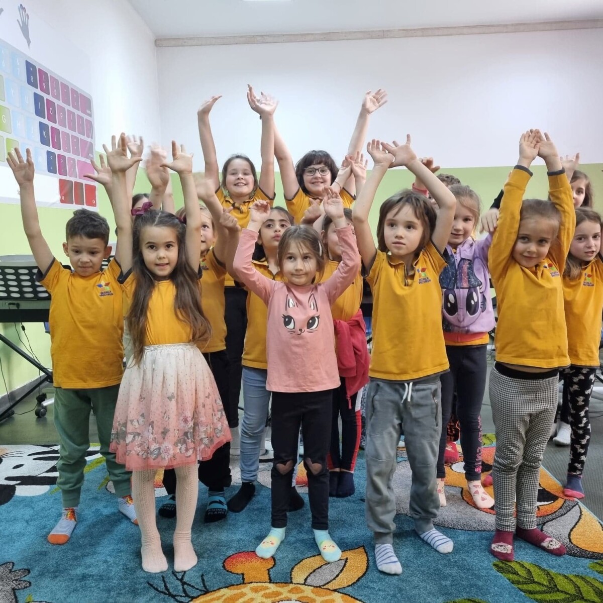 281789689_5264749370237249_920605140162164175_n-1200x1200 Clubul de Muzică🎺🎷🥁🎹🎼🎤🎸🪕🎻