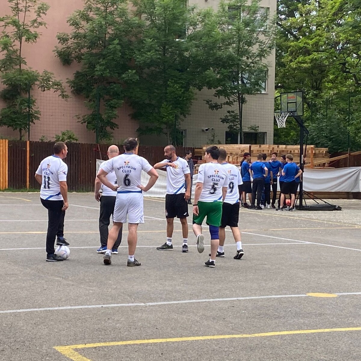 281958786_5294991900546329_2385653560495821602_n-1200x1200 Mare meci, mare! Profesori versus elevi!!!⚽️⚽️⚽️