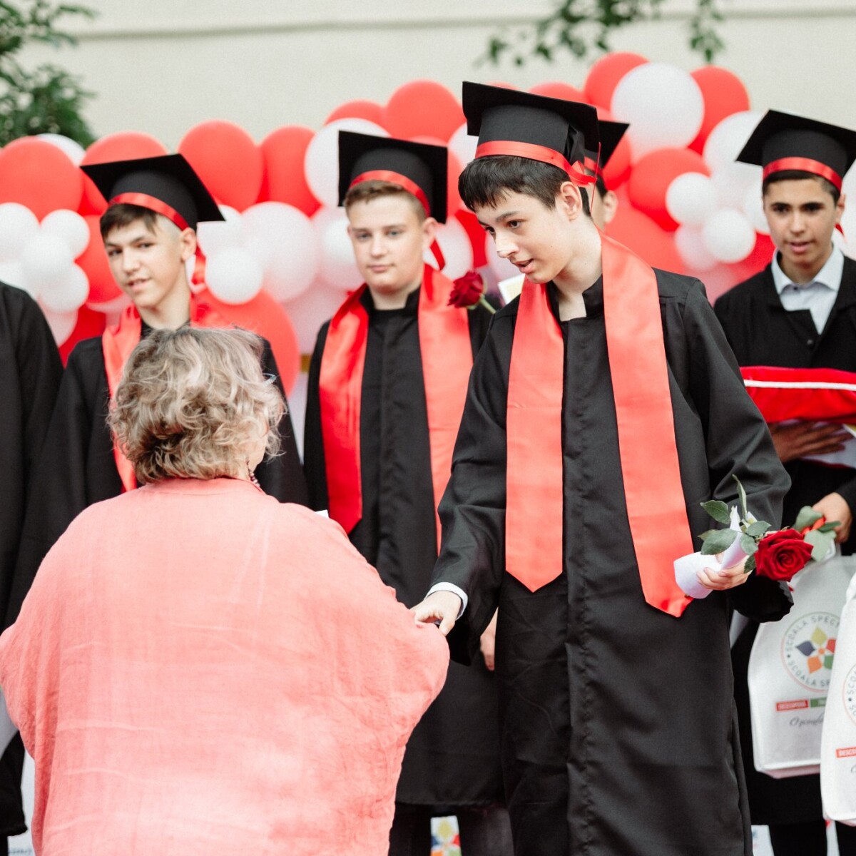 284138970_5324527237592795_434029162932163048_n-1200x1200 FESTIVITATE 2022 👩🎓🧑🎓👨🎓