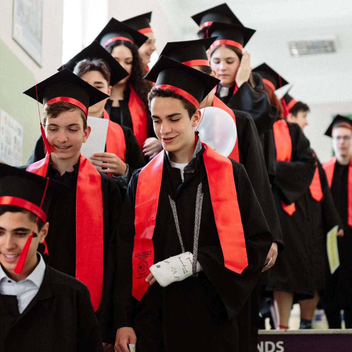 284179497_5324520694260116_3452823863880961419_n-1200x1200 FESTIVITATE 2022 👩🎓🧑🎓👨🎓