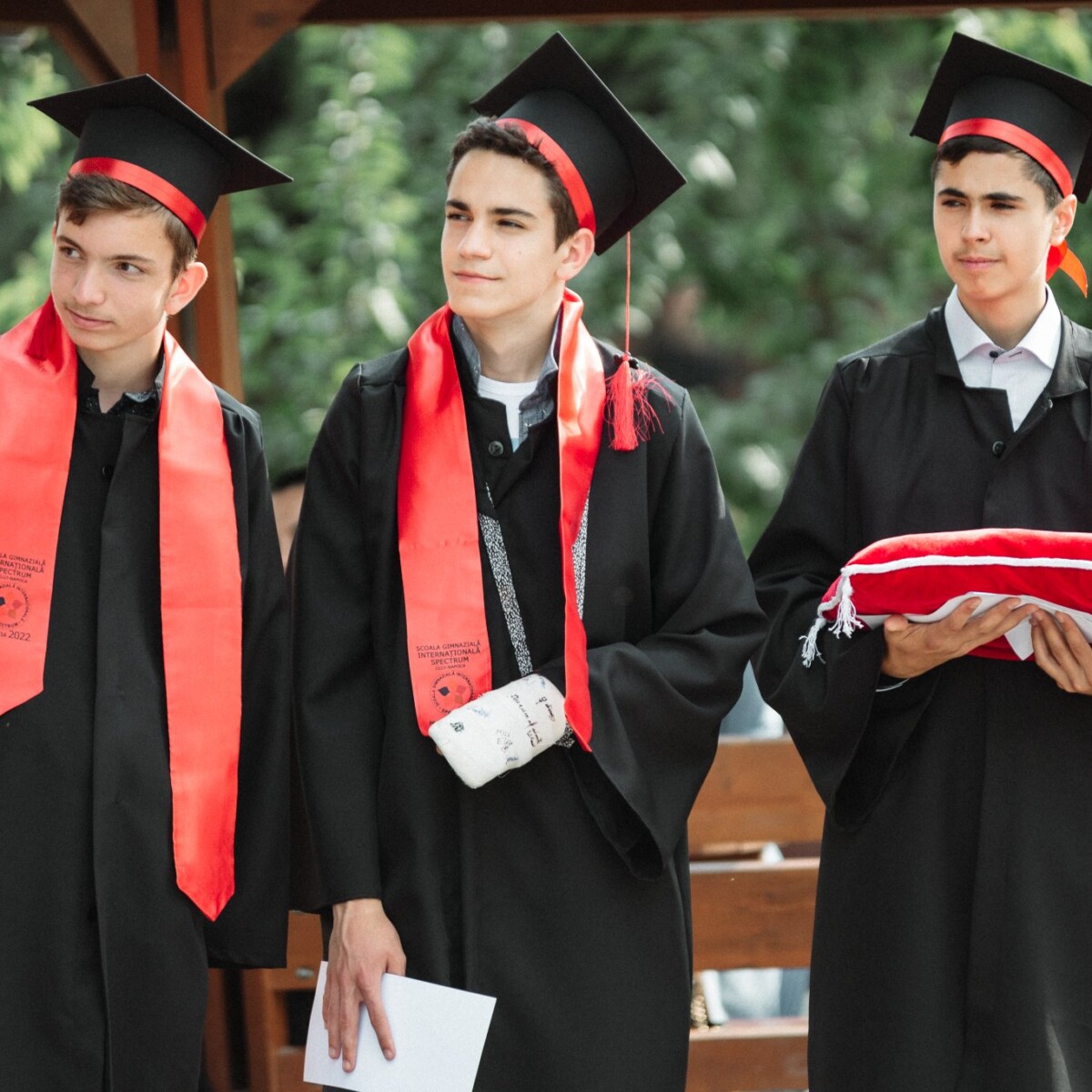 284320892_5324522070926645_4473910869795254241_n-1200x1200 FESTIVITATE 2022 👩🎓🧑🎓👨🎓