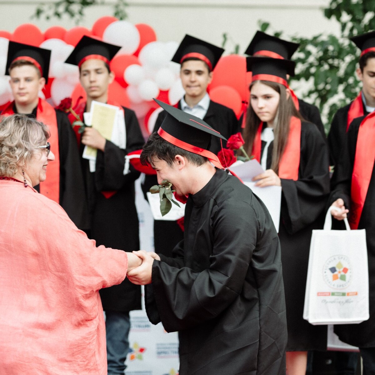 284479587_5324527707592748_6886120450314631420_n-1200x1200 FESTIVITATE 2022 👩🎓🧑🎓👨🎓