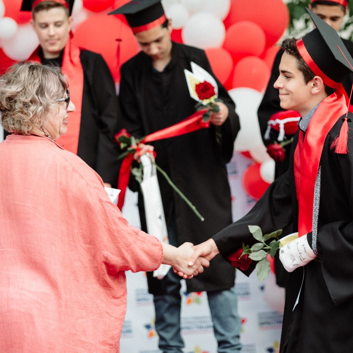 284521694_5324526794259506_6555852102916276232_n-1200x1200 FESTIVITATE 2022 👩🎓🧑🎓👨🎓