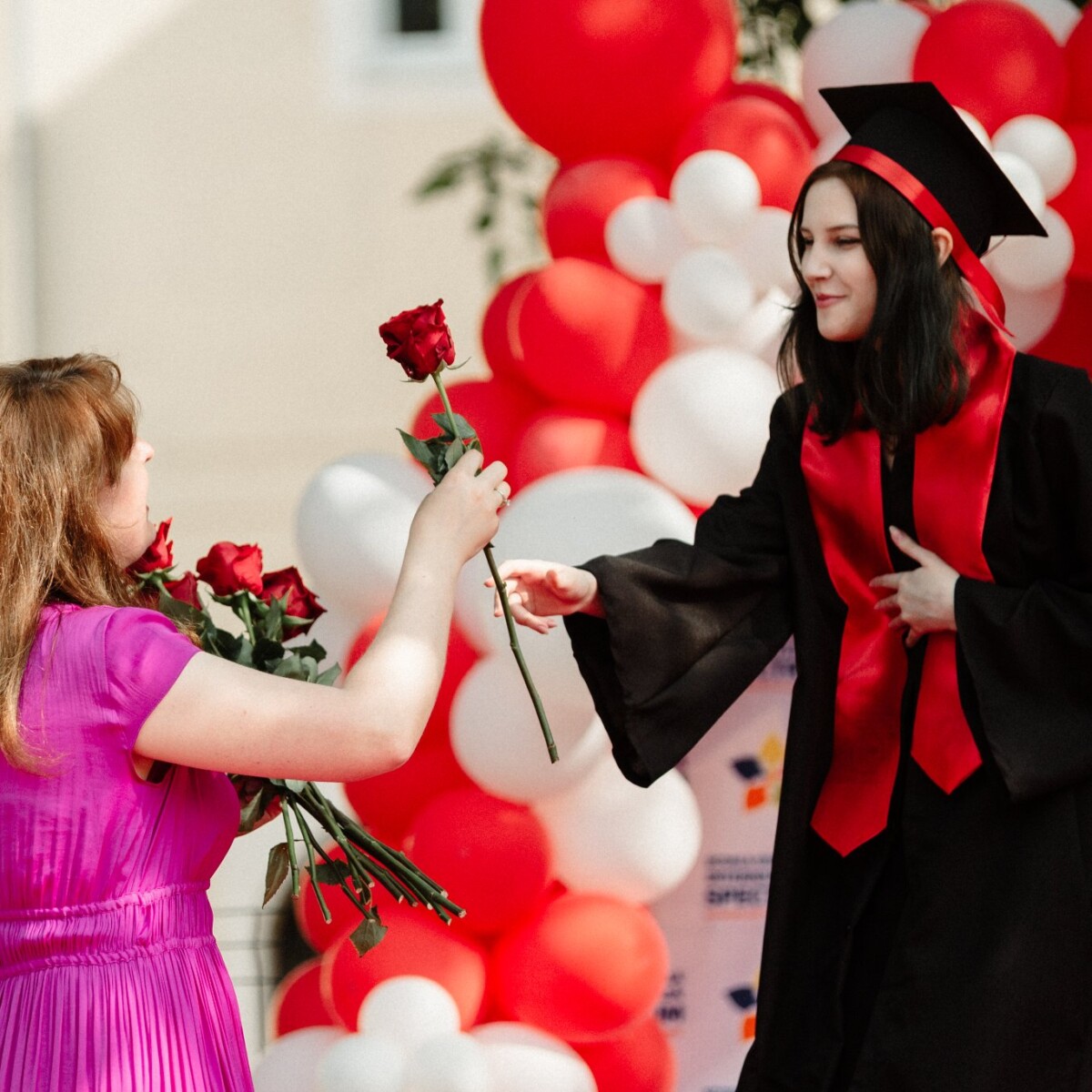 284561893_5324523810926471_2662073110739127127_n-1200x1200 FESTIVITATE 2022 👩🎓🧑🎓👨🎓