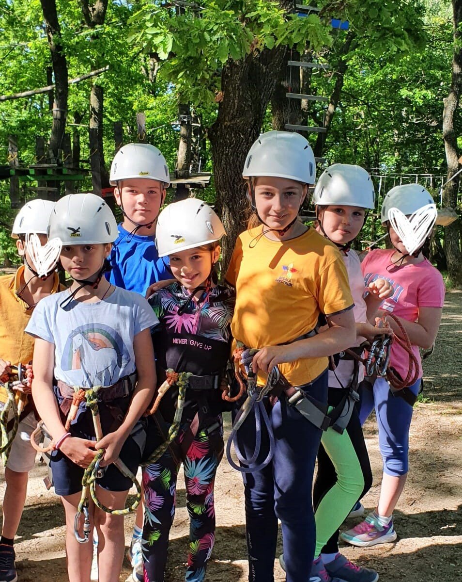 285289632_5312450918800427_4345492043947300217_n-954x1200 O zi plină de provocări la clasa a II-a