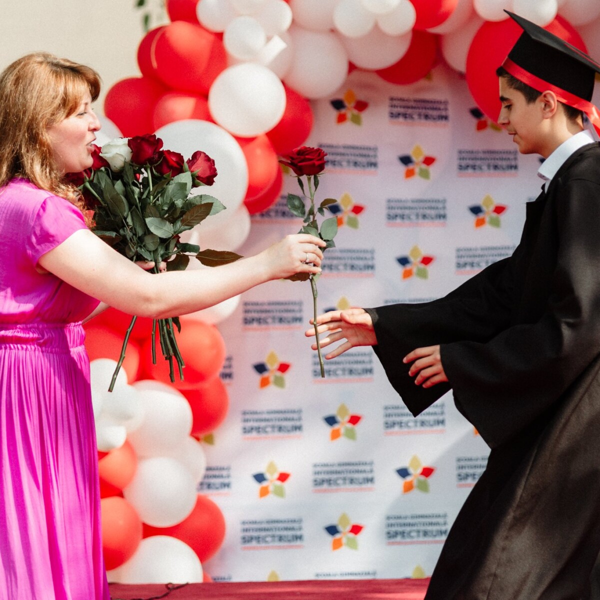 285744807_5324523334259852_3597382757992255295_n-1200x1200 FESTIVITATE 2022 👩🎓🧑🎓👨🎓