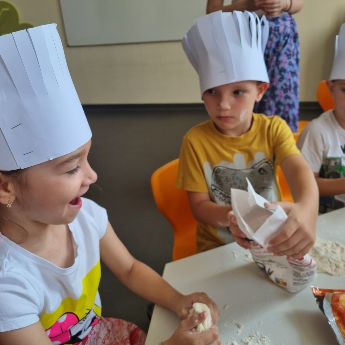 291341954_585639389880463_821594106655661533_n-1200x1200 Din săptămâna – Cooking Time 👩‍🍳🧑‍🍳🍕🧂🥣