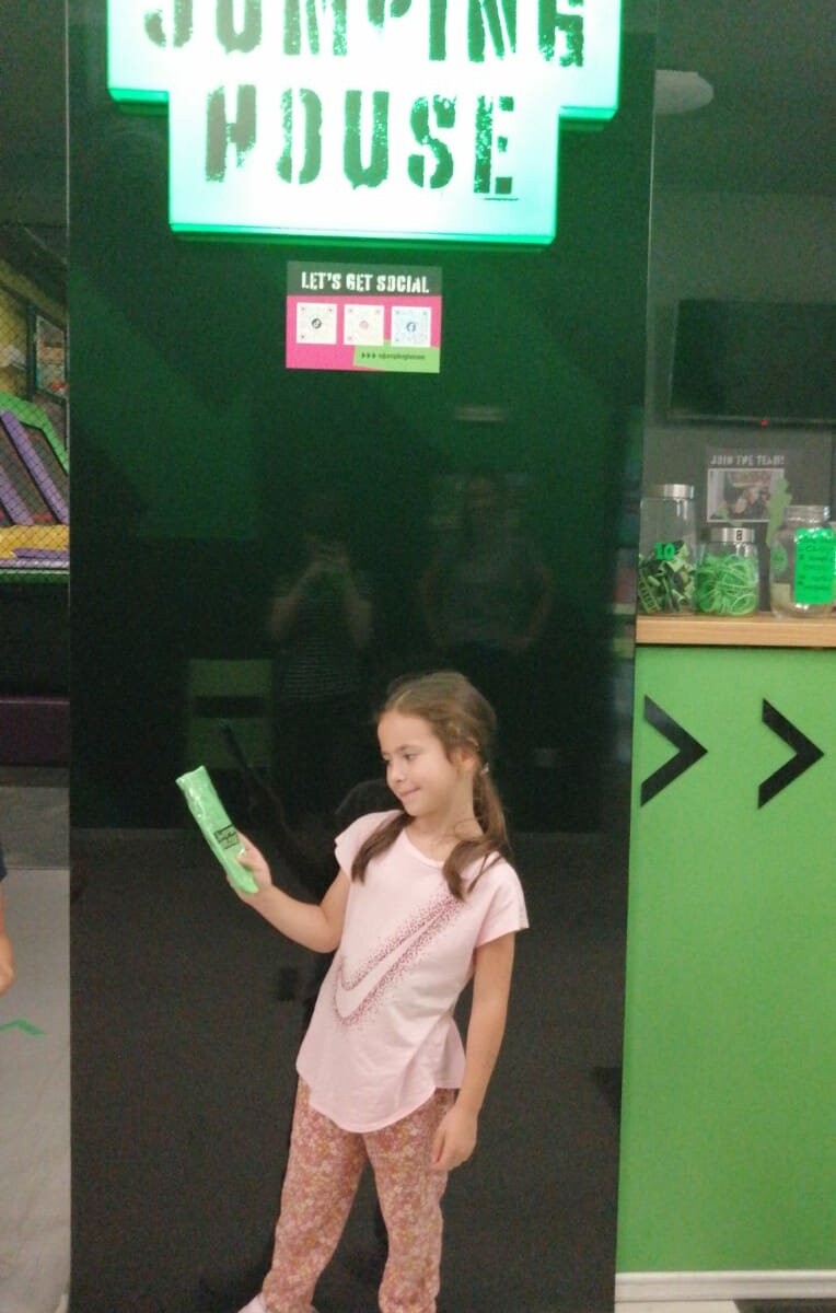 299539160_5525235517521965_2267080396336108795_n-764x1200 Jumping House