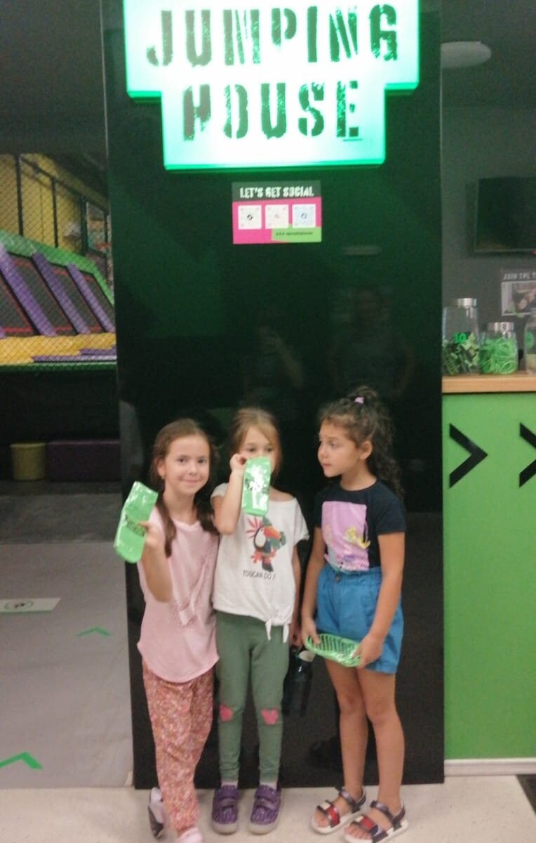 299881046_5525235044188679_5592276701931150707_n-764x1200 Jumping House