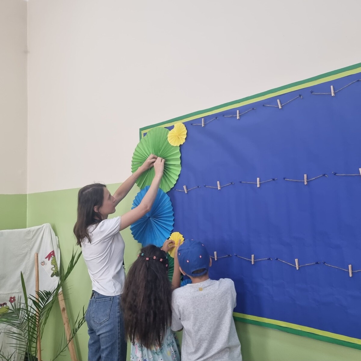 300268077_5541709429207907_2668360432034813705_n-1200x1200 Pregătirea tematică a claselor